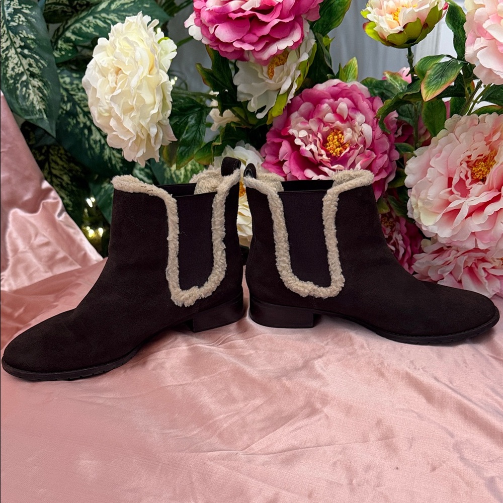 Talbots Black Ankle Boots with Cream Fur Trim